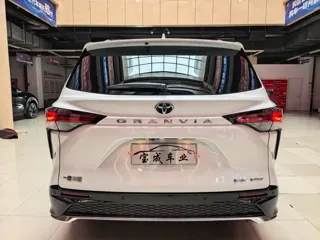 Toyota Granvia 2024 купить из Китая, цена 7 566 000 ₽ — Suifenhe Auto