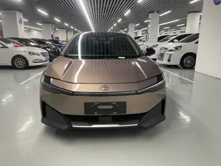 Toyota bZ3 2023 купить из Китая, цена 3 610 000 ₽ — Suifenhe Auto