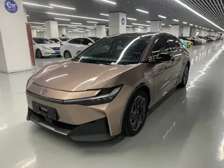 Toyota bZ3 2023 купить из Китая, цена 3 610 000 ₽ — Suifenhe Auto
