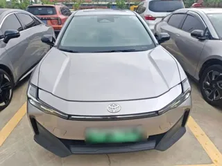 Toyota bZ3 2023 купить из Китая, цена 3 285 000 ₽ — Suifenhe Auto