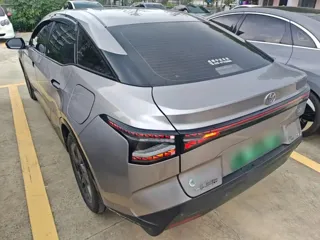Toyota bZ3 2023 купить из Китая, цена 3 285 000 ₽ — Suifenhe Auto