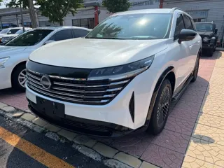 Nissan Pathfinder 2024