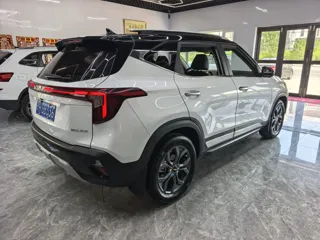 Kia Seltos 2023 купить из Китая, цена 2 005 000 ₽ — Suifenhe Auto