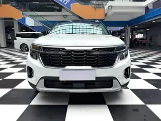 Kia Seltos 2023 купить из Китая, цена 1 979 000 ₽ — Suifenhe Auto