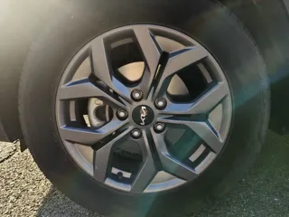 Kia Seltos 2023 купить из Китая, цена 1 927 000 ₽ — Suifenhe Auto