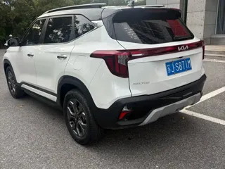 Kia Seltos 2023 купить из Китая, цена 1 903 000 ₽ — Suifenhe Auto