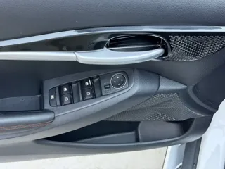 Kia Seltos 2023 купить из Китая, цена 1 979 000 ₽ — Suifenhe Auto
