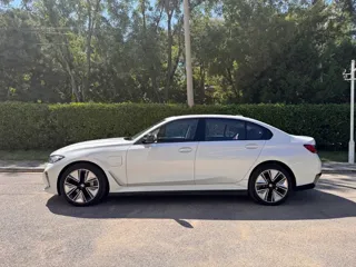 BMW i3 2024 купить из Китая, цена 5 261 000 ₽ — Suifenhe Auto
