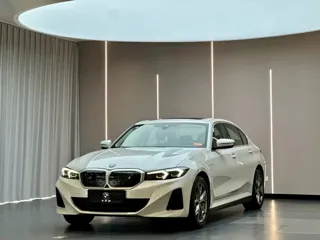 BMW i3 2022 купить из Китая, цена 4 641 000 ₽ — Suifenhe Auto