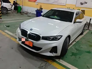 BMW i3 2023 купить из Китая, цена 4 310 000 ₽ — Suifenhe Auto