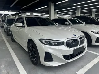 BMW i3 2023 купить из Китая, цена 4 183 000 ₽ — Suifenhe Auto