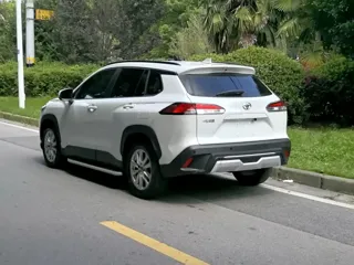 Toyota Corolla Cross 2024 купить из Китая, цена 2 989 000 ₽ — Suifenhe Auto