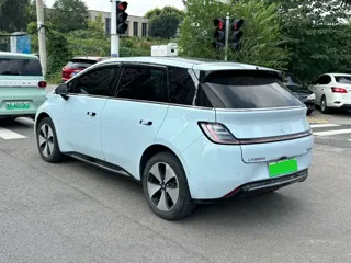 Baojun Cloud 2023 купить из Китая, цена 1 403 000 ₽ — Suifenhe Auto