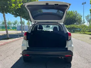 Honda Vezel 2022 купить из Китая, цена 1 702 000 ₽ — Suifenhe Auto