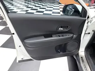 Honda Vezel 2022 купить из Китая, цена 1 744 000 ₽ — Suifenhe Auto