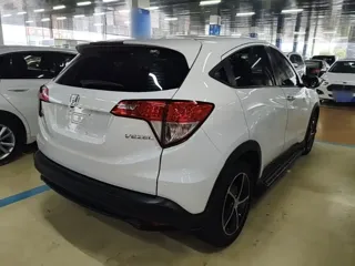 Honda Vezel 2020 купить из Китая, цена 1 650 000 ₽ — Suifenhe Auto