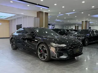 Audi A7L 2024 купить из Китая, цена 5 979 000 ₽ — Suifenhe Auto