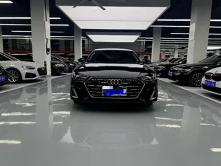Audi A7L 2024 купить из Китая, цена 4 576 000 ₽ — Suifenhe Auto