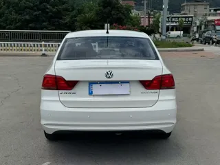 Volkswagen Santana 2022 купить из Китая, цена 1 022 000 ₽ — Suifenhe Auto