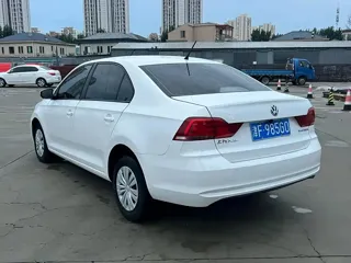 Volkswagen Santana 2021 купить из Китая, цена 1 253 000 ₽ — Suifenhe Auto