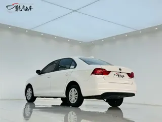 Volkswagen Santana 2022 купить из Китая, цена 1 202 000 ₽ — Suifenhe Auto