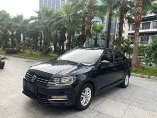 Volkswagen Santana 2018 купить из Китая, цена 1 158 000 ₽ — Suifenhe Auto