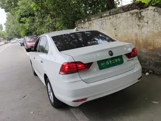 Volkswagen Santana 2022 купить из Китая, цена 1 008 000 ₽ — Suifenhe Auto