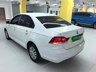 Volkswagen Santana 2021 купить из Китая, цена 1 211 000 ₽ — Suifenhe Auto