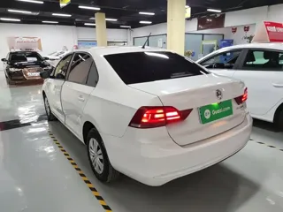 Volkswagen Santana 2022 купить из Китая, цена 1 177 000 ₽ — Suifenhe Auto