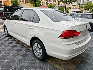 Volkswagen Santana 2021 купить из Китая, цена 1 061 000 ₽ — Suifenhe Auto