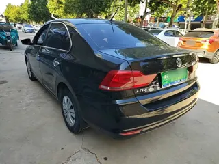 Volkswagen Santana 2022 купить из Китая, цена 1 106 000 ₽ — Suifenhe Auto