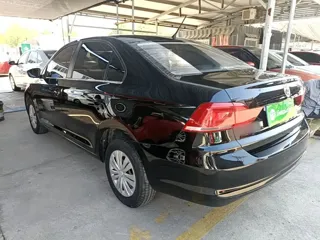 Volkswagen Santana 2020 купить из Китая, цена 1 181 000 ₽ — Suifenhe Auto