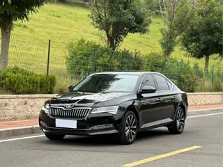 Skoda Superb 2023 купить из Китая, цена 2 282 000 ₽ — Suifenhe Auto