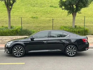 Skoda Superb 2023 купить из Китая, цена 2 282 000 ₽ — Suifenhe Auto