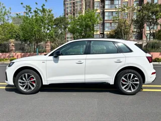 Audi Q5 2024 купить из Китая, цена 5 112 000 ₽ — Suifenhe Auto