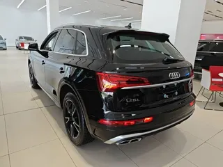 Audi Q5 2024 купить из Китая, цена 4 505 000 ₽ — Suifenhe Auto