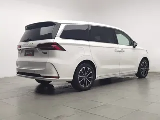 Roewe iMAX8 2024 купить из Китая, цена 2 899 000 ₽ — Suifenhe Auto