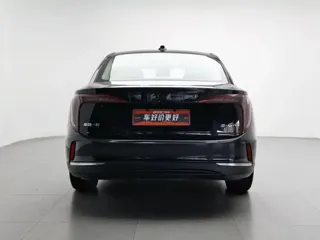 Hongqi E-QM5 2022 купить из Китая, цена 1 476 000 ₽ — Suifenhe Auto