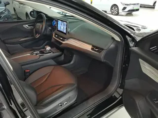 Hongqi E-QM5 2023 купить из Китая, цена 3 403 000 ₽ — Suifenhe Auto