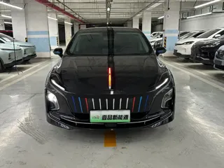 Hongqi E-QM5 2023 купить из Китая, цена 3 366 000 ₽ — Suifenhe Auto