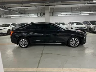 Hongqi E-QM5 2023 купить из Китая, цена 3 366 000 ₽ — Suifenhe Auto
