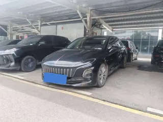 Hongqi E-QM5 2024 купить из Китая, цена 1 819 000 ₽ — Suifenhe Auto