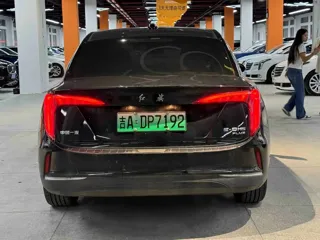 Hongqi E-QM5 2024 купить из Китая, цена 2 064 000 ₽ — Suifenhe Auto