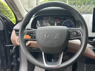 Hongqi E-QM5 2022 купить из Китая, цена 1 476 000 ₽ — Suifenhe Auto