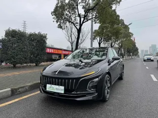 Hongqi E-QM5 2024 купить из Китая, цена 1 510 000 ₽ — Suifenhe Auto