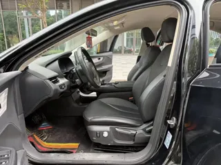 Hongqi E-QM5 2024 купить из Китая, цена 1 777 000 ₽ — Suifenhe Auto
