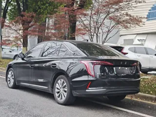 Hongqi E-QM5 2023 купить из Китая, цена 2 344 000 ₽ — Suifenhe Auto