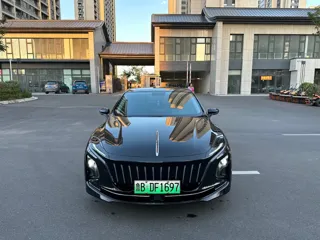 Hongqi E-QM5 2024 купить из Китая, цена 1 728 000 ₽ — Suifenhe Auto