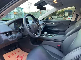 Hongqi E-QM5 2024 купить из Китая, цена 1 728 000 ₽ — Suifenhe Auto