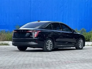 Hongqi E-QM5 2023 купить из Китая, цена 3 439 000 ₽ — Suifenhe Auto